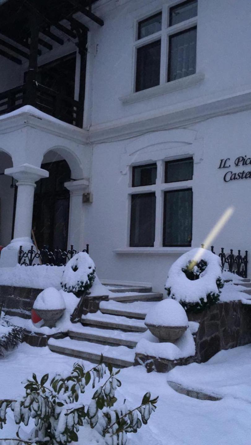 Il Piccolo Castello Buşteni Eksteriør bilde