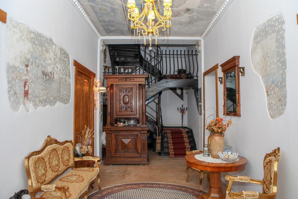 Il Piccolo Castello Buşteni Eksteriør bilde